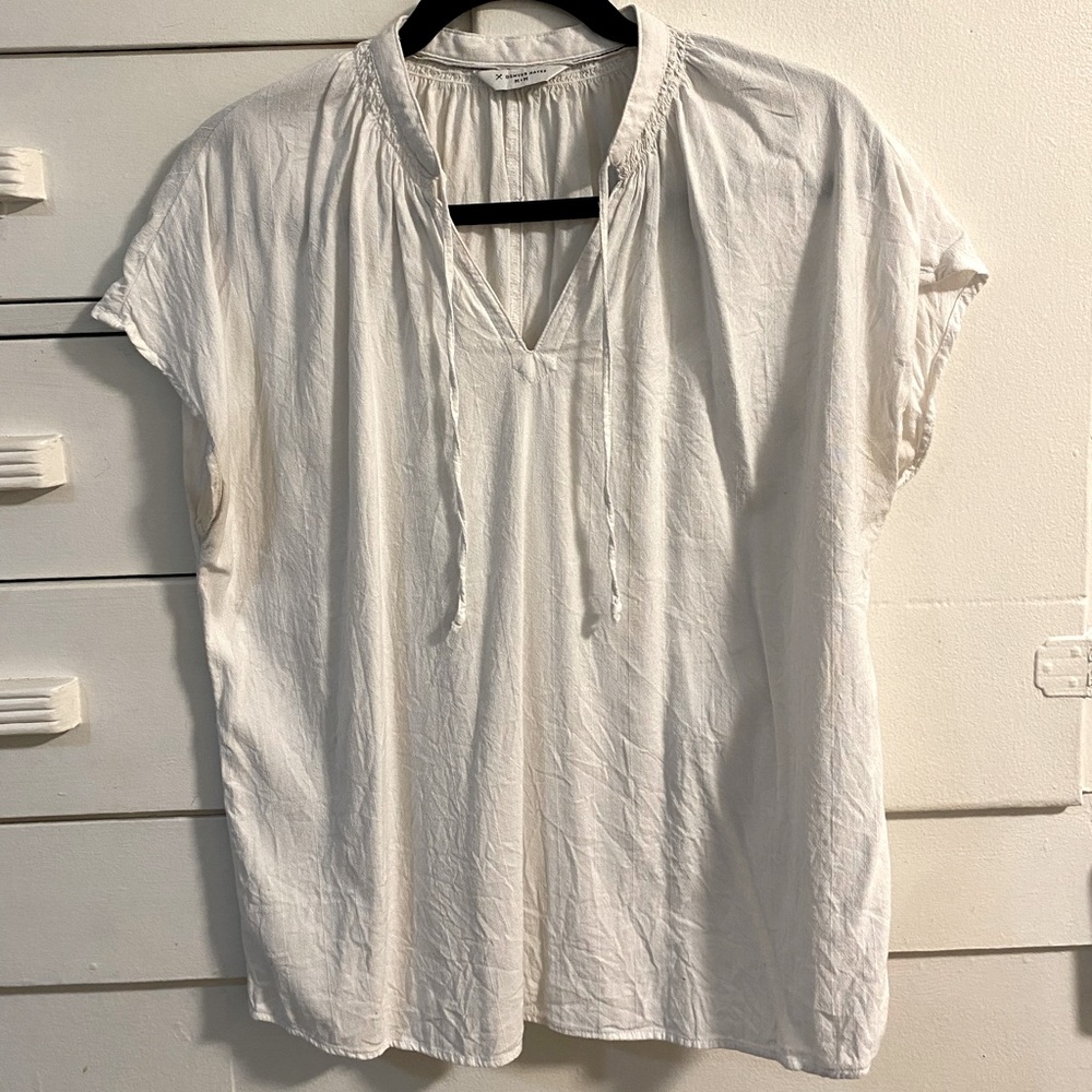 🎉5/$30 - Denver Hayes V-neck blouse